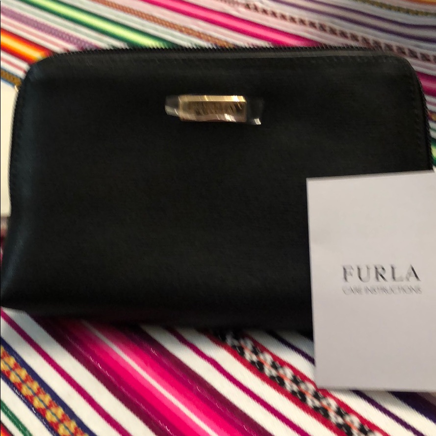 Medium Pouch
